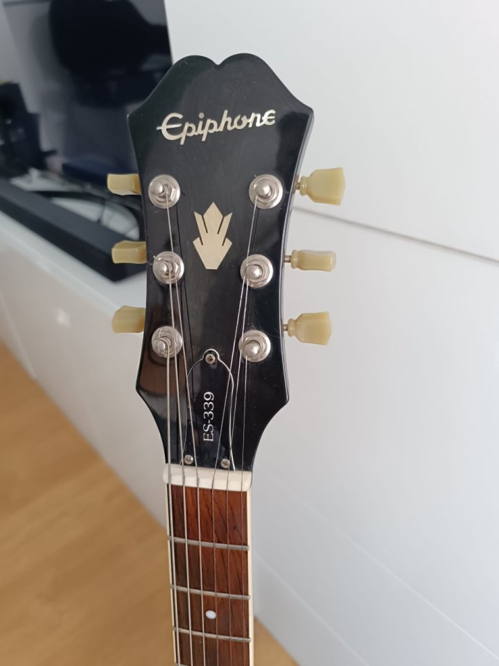 Epiphone ES-339 negra