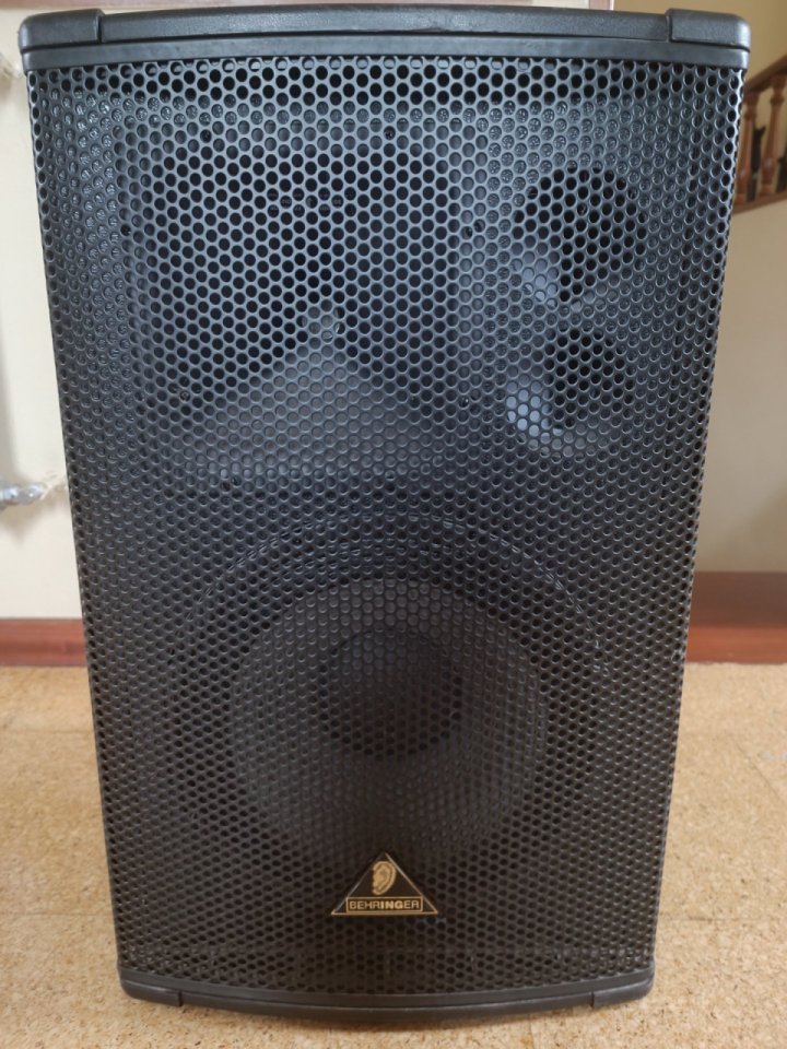 Altavoz activo Behringer Eurolive B1220DSP de segunda mano · Foto 3 de 4 · A Coruña · 150 €