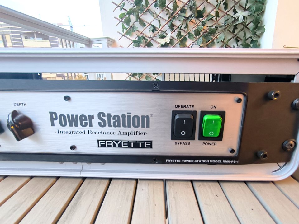 ¡MEGAOFERTA! Fryette Power Station + flightcase Gator + envío