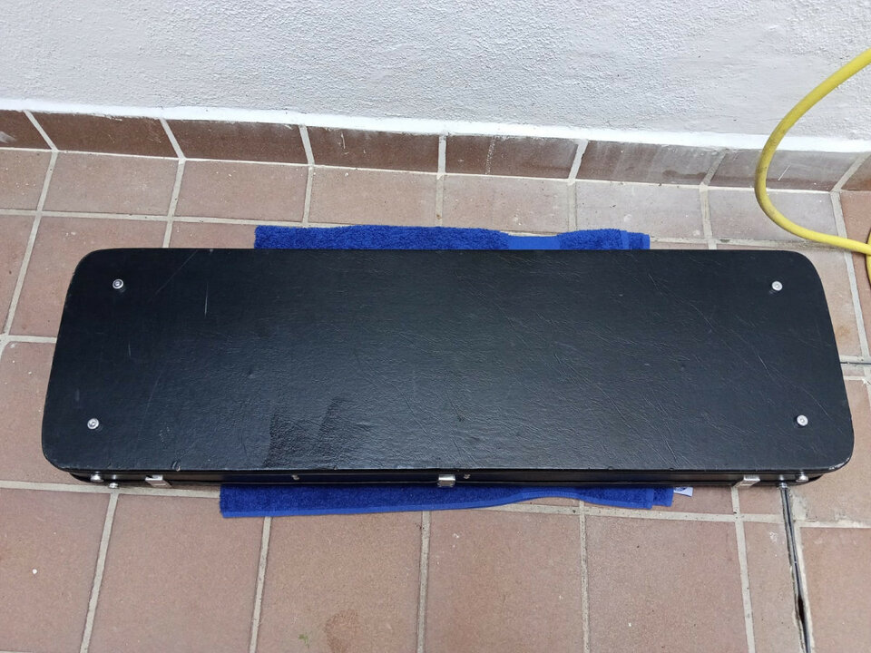 Estuche original bajo Epiphone Viola