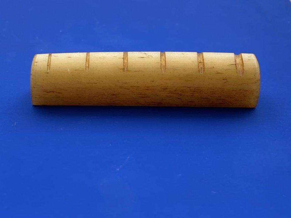 Cejuela de Hueso de Camello Guitarra Folk 43mm