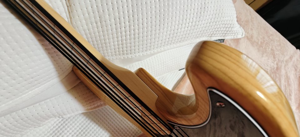 Sire Marcus Miller V7 Vintage Swamp Ash NAT Fretless de segunda mano · Foto 10 de 10 · Lugo · 750 €