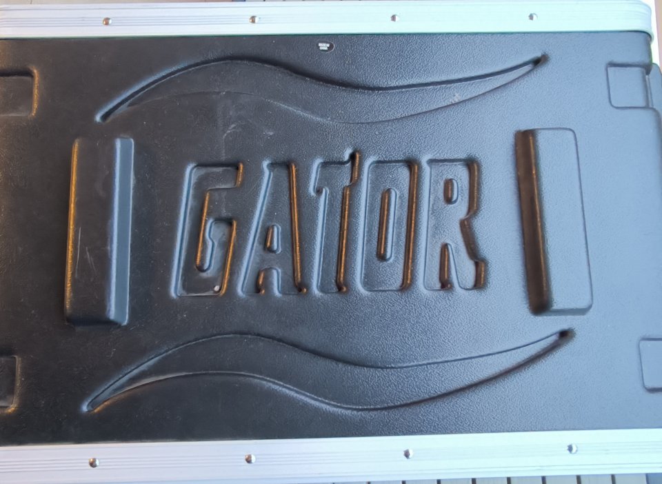 ¡MEGAOFERTA! Fryette Power Station + flightcase Gator + envío