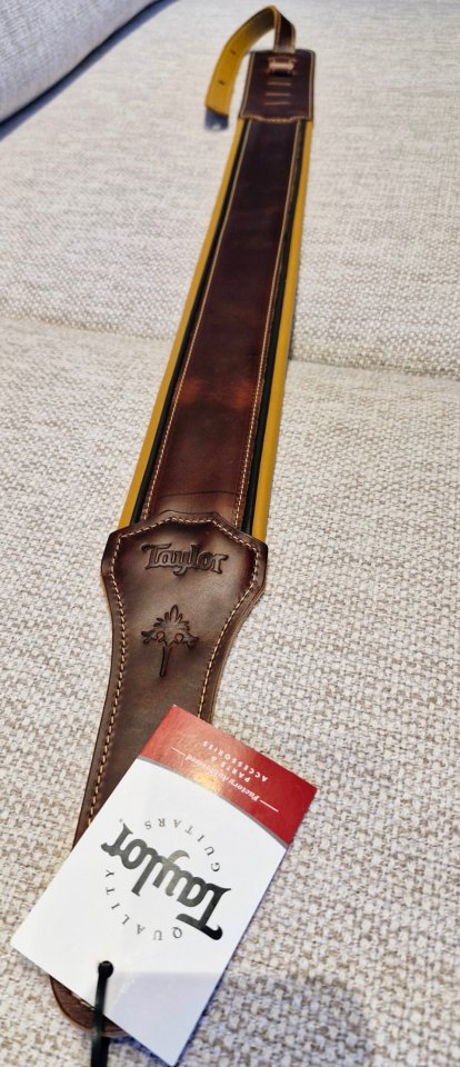 Correa Guitarra Taylor Ascension Cordovan 3" de segunda mano · Foto 6 de 6 · Barcelona · 98 €