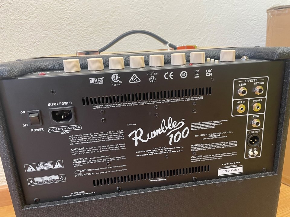 Amplificador de bajo Fender Rumble 100 de segunda mano · Foto 7 de 10 · Tarragona · 295 €