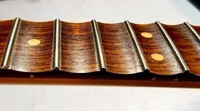 Cambio les paul por guitarra electrica con mastil escalopado. de segunda mano · Madrid