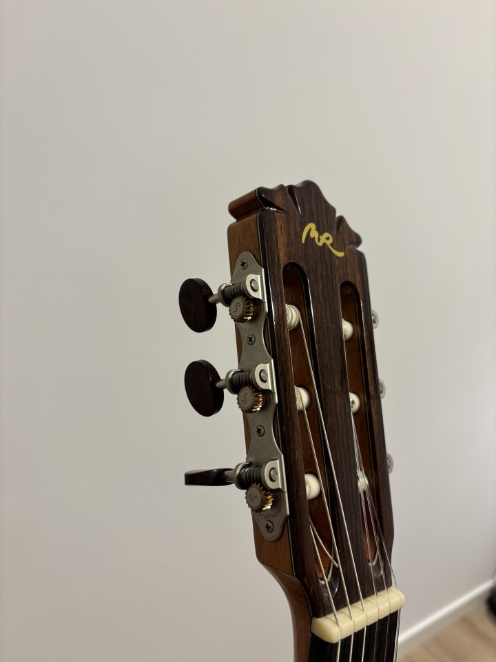 Guitarra Manuel Rodriguez sabicas FF cutaway con previo fishman