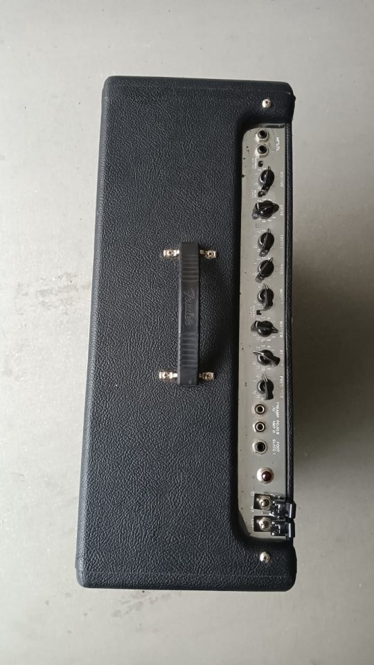 Fender hot rod deville 2X12 con V30
