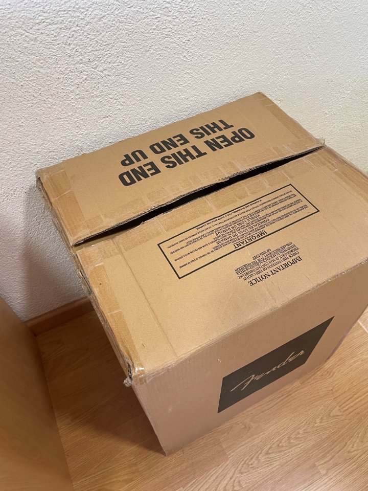 Amplificador de bajo Fender Rumble 100 de segunda mano · Foto 10 de 10 · Tarragona · 295 €