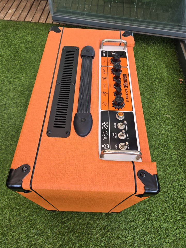 ORANGE ROCKER 15 Combo de segunda mano · Foto 4 de 7 · Madrid · 400 €