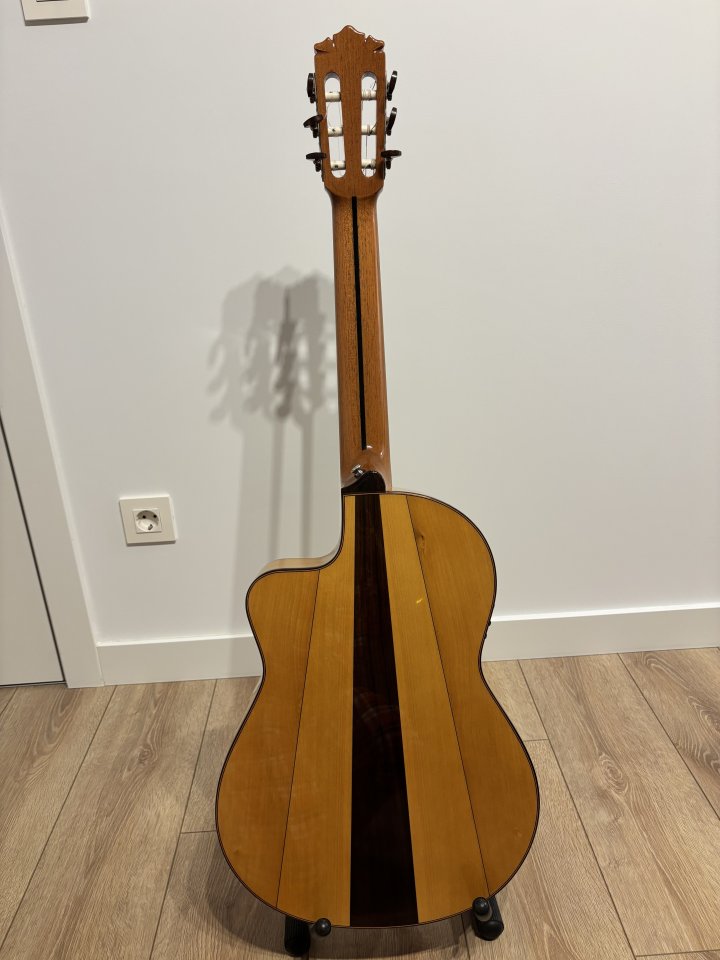 Guitarra Manuel Rodriguez sabicas FF cutaway con previo fishman