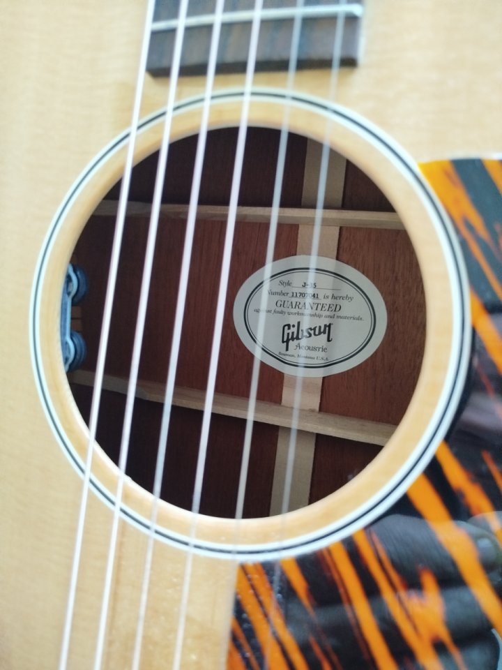 Gibson J-35 año 2017