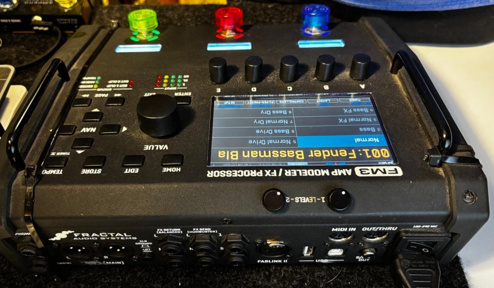 Fractal FM3 amp modeler/fx processor de segunda mano · Foto 2 de 3 · Barcelona · 750 €