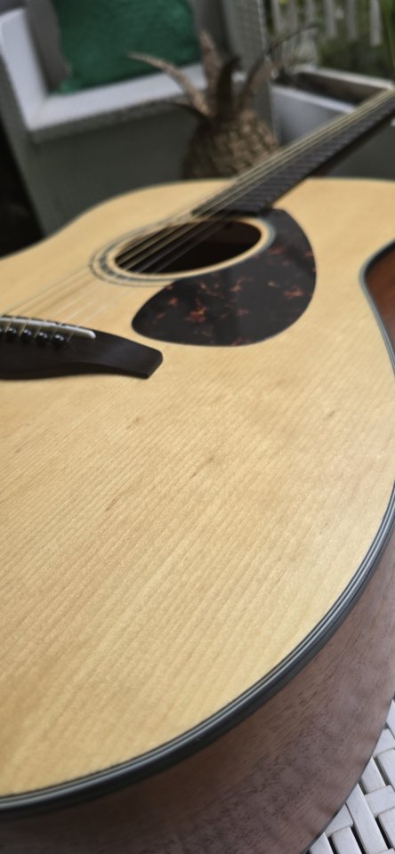 Guitarra Acústica Yamaha