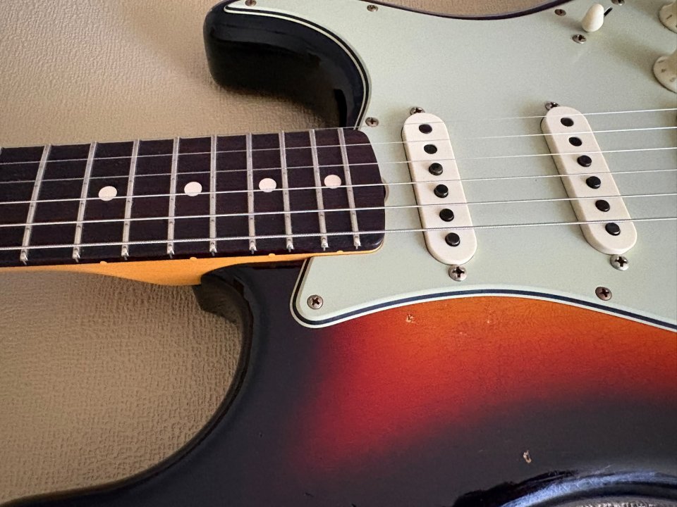 OFERTA! Fender Stratocaster Custom Shop Journeyman sunburst de segunda mano · Foto 7 de 10 · Alicante · 2500 €
