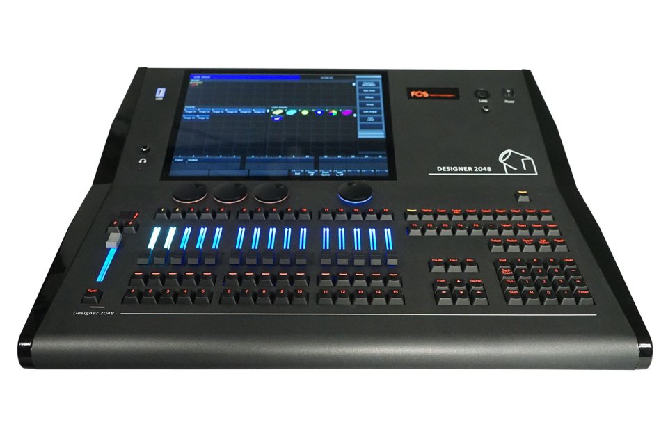 Consola profesional de iluminación FOS Designer 2048 NUEVA + Flight Case de segunda mano · Foto 1 de 3 · Valencia · 1100 €
