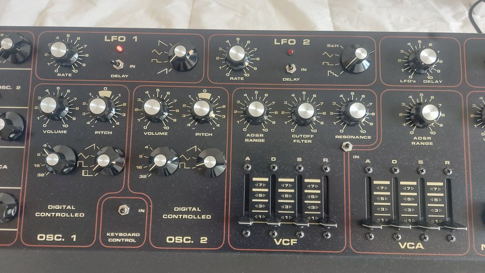 Crumar DS2 (Customizado)