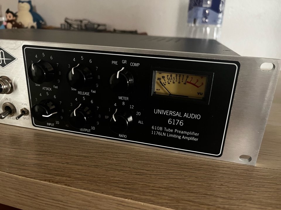 Universal Audio 6176 preamp/compressor de segunda mano · Foto 3 de 9 · Barcelona · 1890 €
