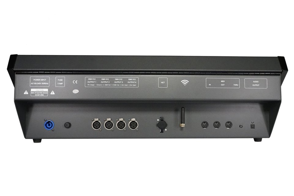 Consola profesional de iluminación FOS Designer 2048 NUEVA + Flight Case de segunda mano · Foto 3 de 3 · Valencia · 1100 €