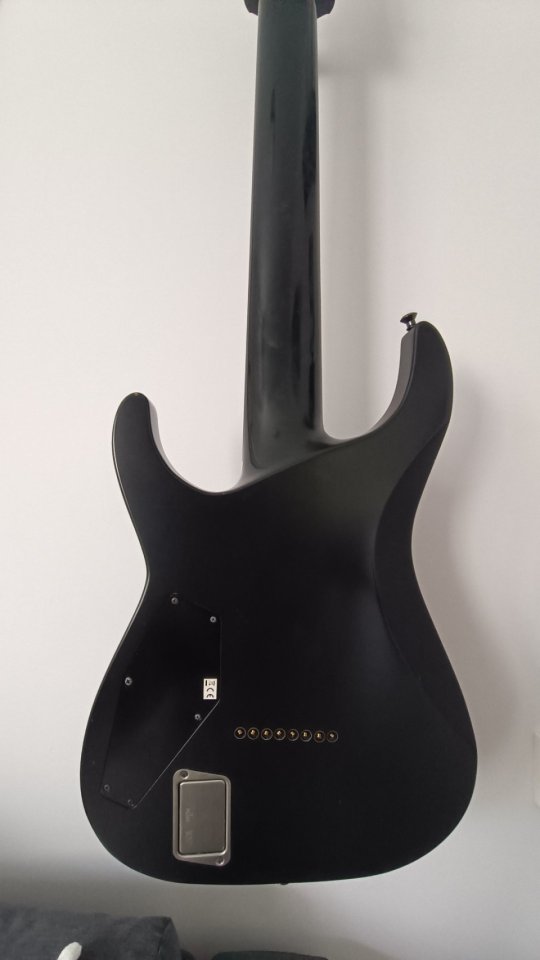 ESP E-II hrf 8 cuerdas de segunda mano · Foto 8 de 9 · Madrid · 1700 €