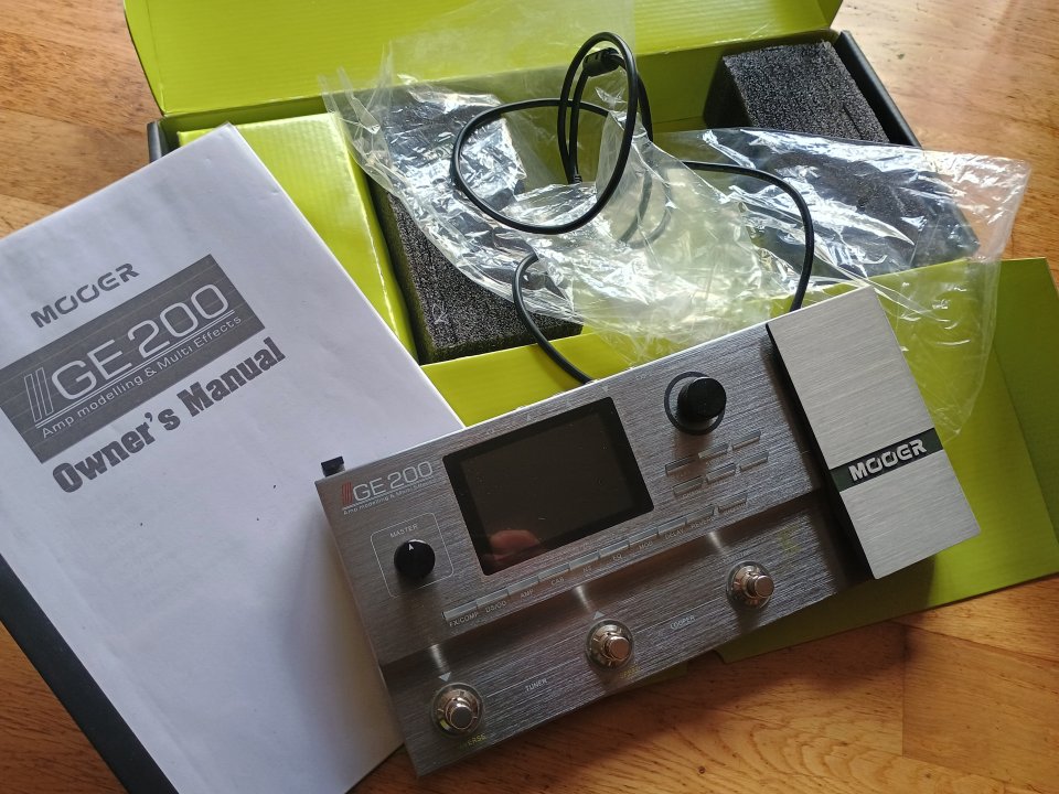 Pedalera digital Mooer GE 200