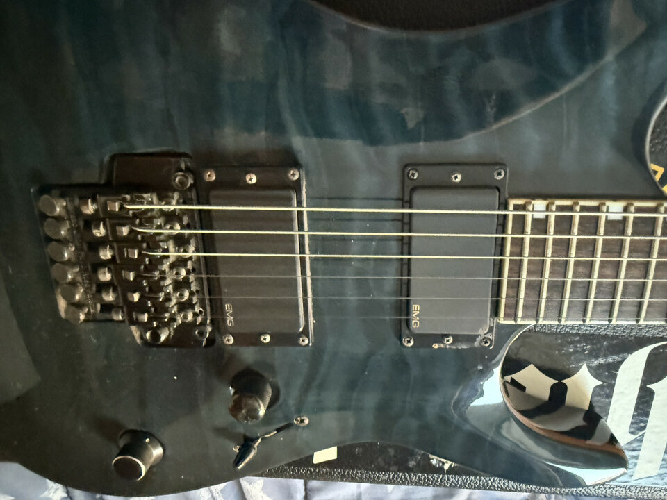 Guitarra ESP LTD MH400