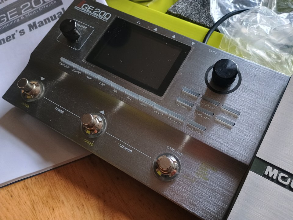 Pedalera digital Mooer GE 200