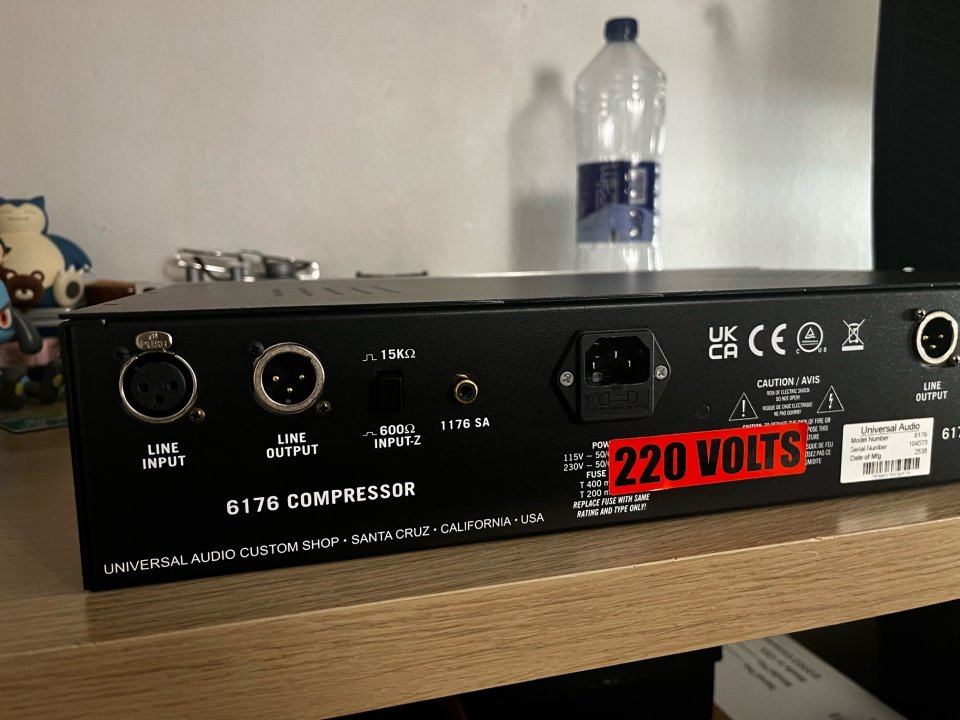 Universal Audio 6176 preamp/compressor de segunda mano · Foto 6 de 9 · Barcelona · 1890 €