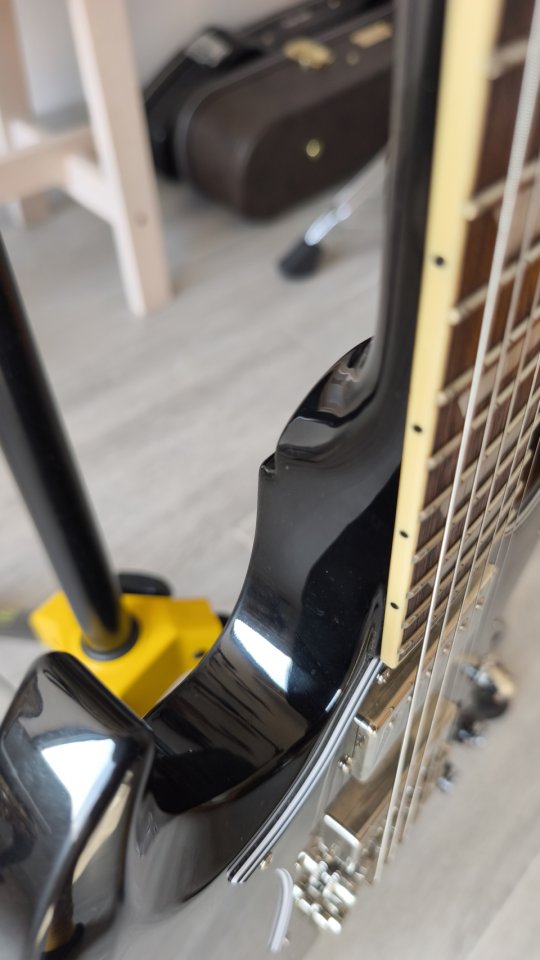 Epiphone SG Standard Ebony de segunda mano · Foto 5 de 7 · Asturias · 350 €