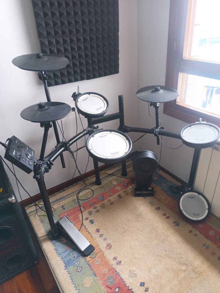 Se vende Batería electrónica Roland TD07KV de segunda mano · Foto 1 de 2 · Bizkaia · 700 €