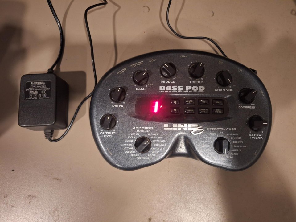 LINE 6 BASS POD