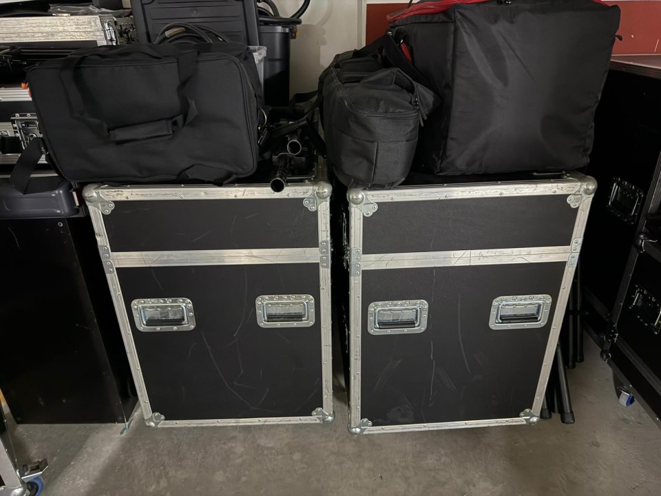 4 Cabezas Móviles Wash Beam Clay Paky Hepikos + 2 Fligh Case