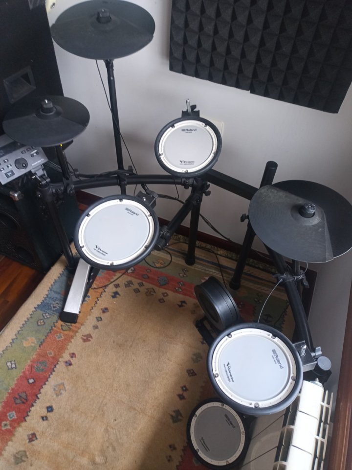 Se vende Batería electrónica Roland TD07KV de segunda mano · Foto 2 de 2 · Bizkaia · 700 €