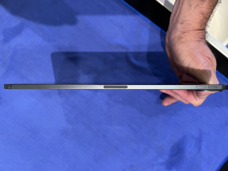 iPad Pro M4 + accesorios de segunda mano · Foto 7 de 10 · Cantabria · 1200 €