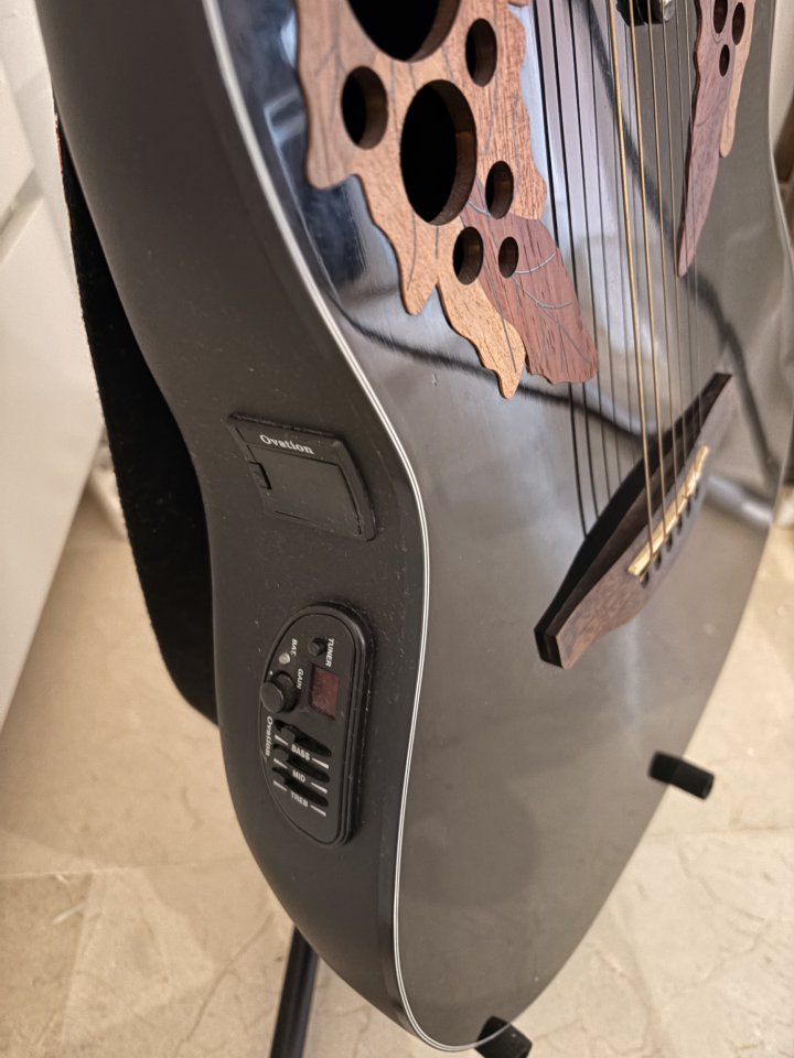 Guitarra Ovation CE44 5 de segunda mano · Foto 3 de 5 · Málaga · 475 €