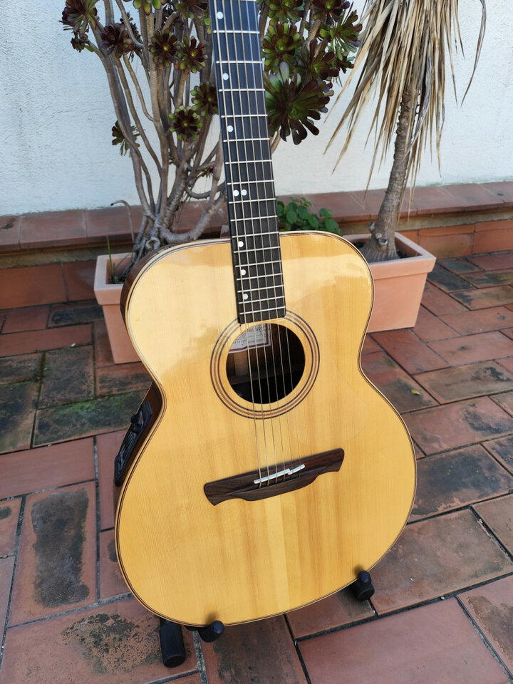 Guitarra acústica Alhambra J2 - E5