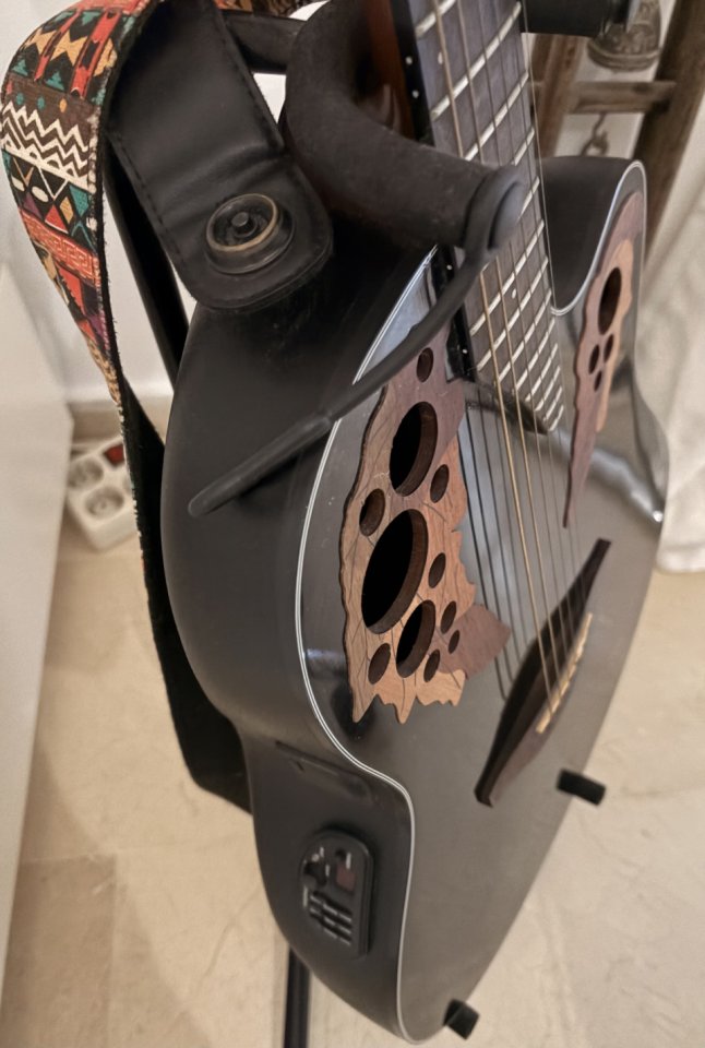 Guitarra Ovation CE44 5 de segunda mano · Foto 4 de 5 · Málaga · 475 €