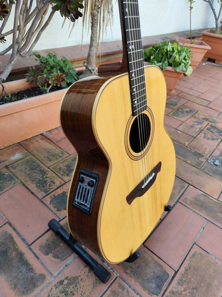 Guitarra acústica Alhambra J2 - E5