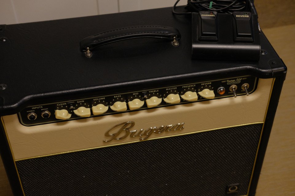 Amplificador de válvulas Bugera V22 Infinium