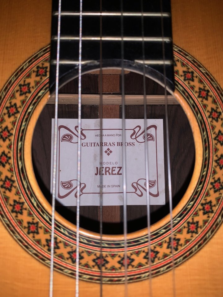 Guitarra española. Marca BROSS. Modelo Jerez. Hecha a mano de segunda mano · Foto 1 de 5 · Valencia · 500 €