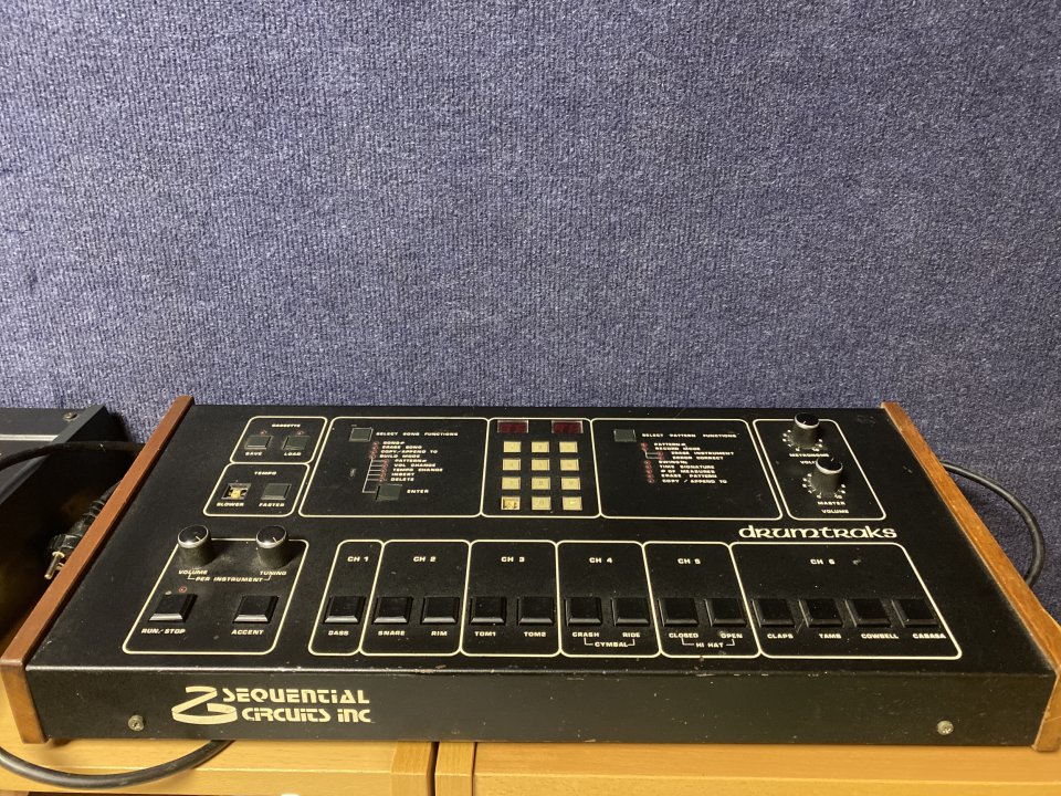 Ensoniq ESQ1 y SC Drumtraks por mudanza