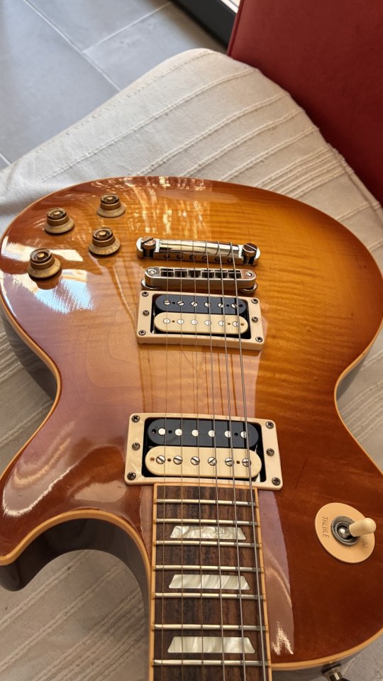 Gibson les Paul standard reservada de segunda mano · Foto 1 de 8 · Barcelona · 1600 €