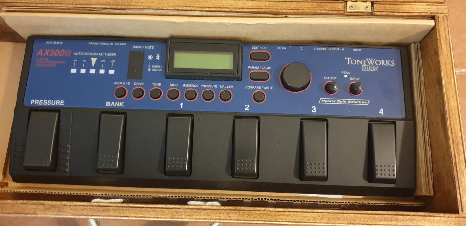 Pedalera KORG AX300G Tone works