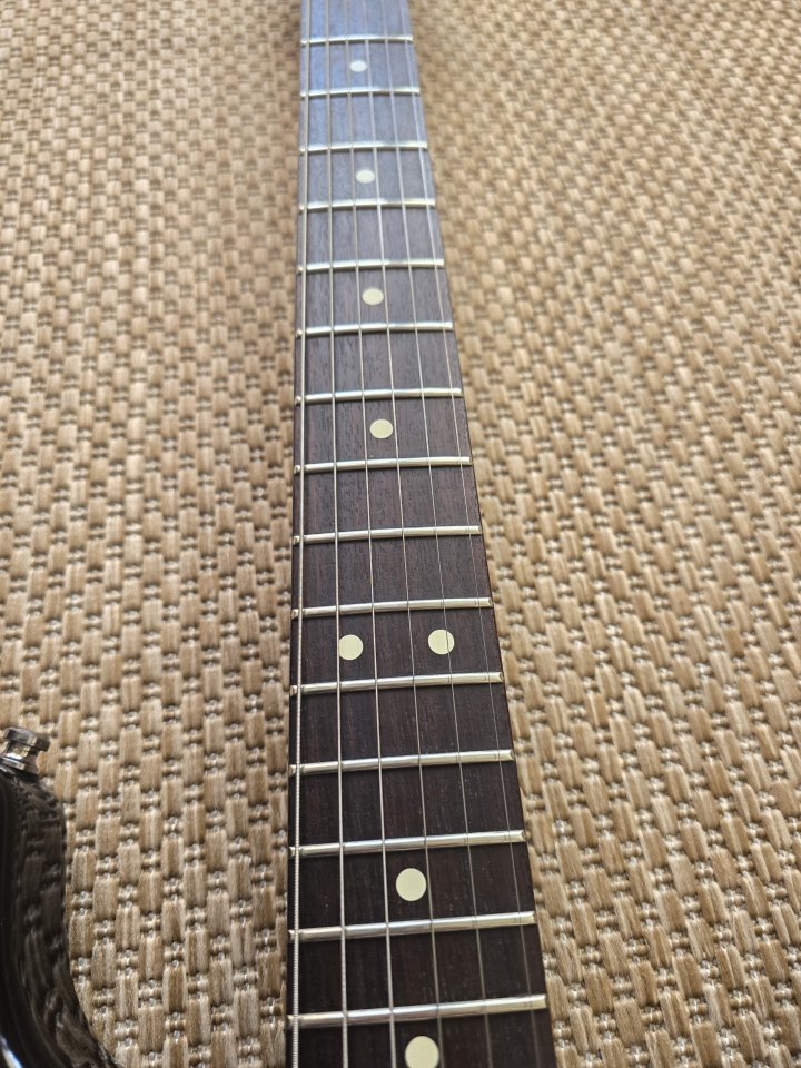 Fender Stratocaster Plus Deluxe USA (1993) – Mejorada de segunda mano · Foto 4 de 6 · Valencia · 1650 €