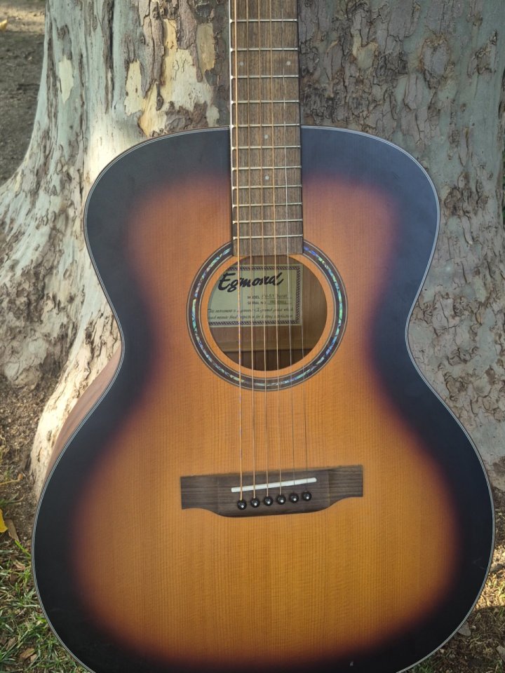 Guitarra Egmond AV-51 Sunburst de segunda mano · Foto 3 de 4 · Madrid · 200 €