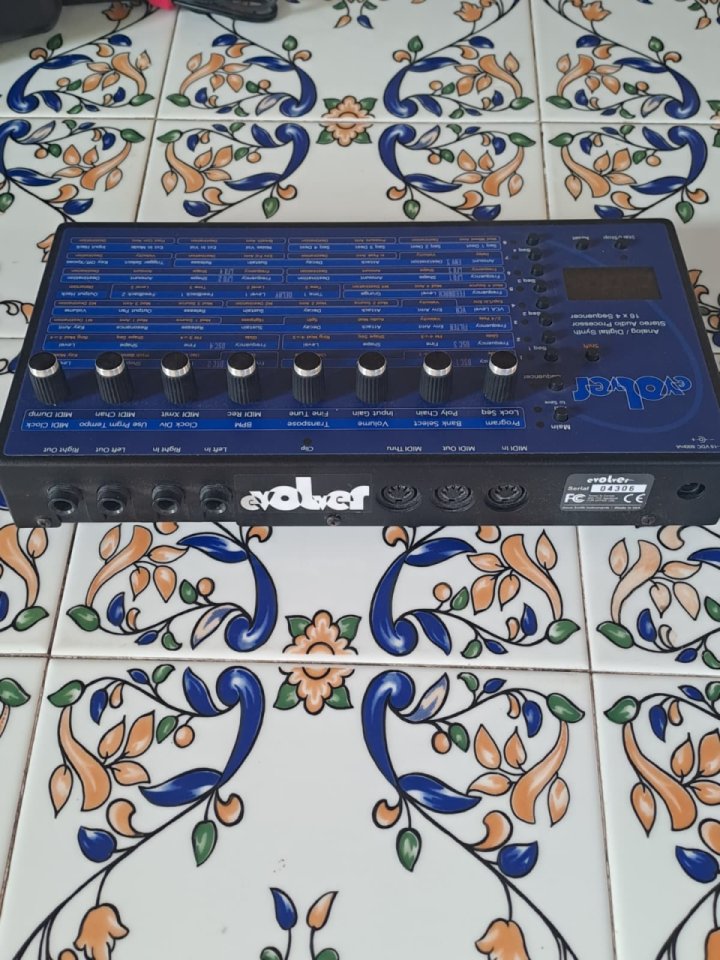 Dave Smith Evolver Desktop (DSI Evolver) de segunda mano · Foto 4 de 6 · Valencia · 700 €