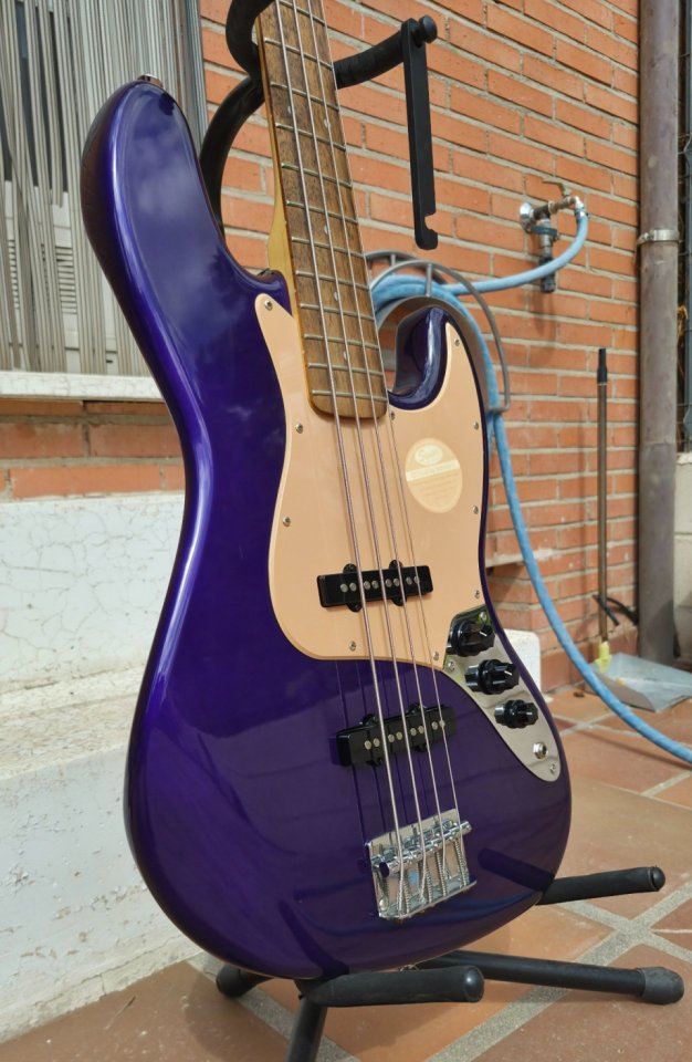 Squier Jazz Bass Affinity Series de segunda mano · Foto 9 de 10 · Guadalajara · 220 €