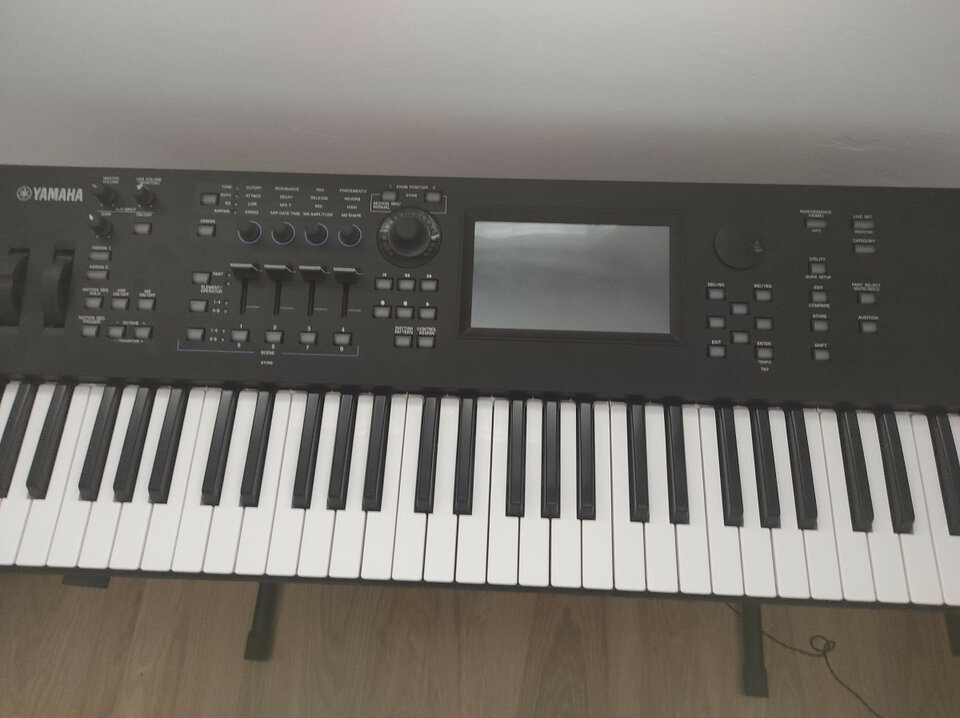 Yamaha Modx6+