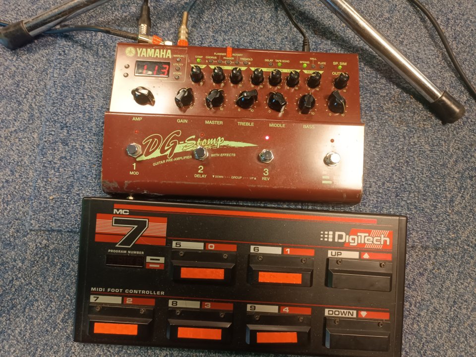 Previo multiefectos Yamaha stomp dg + Regalo
