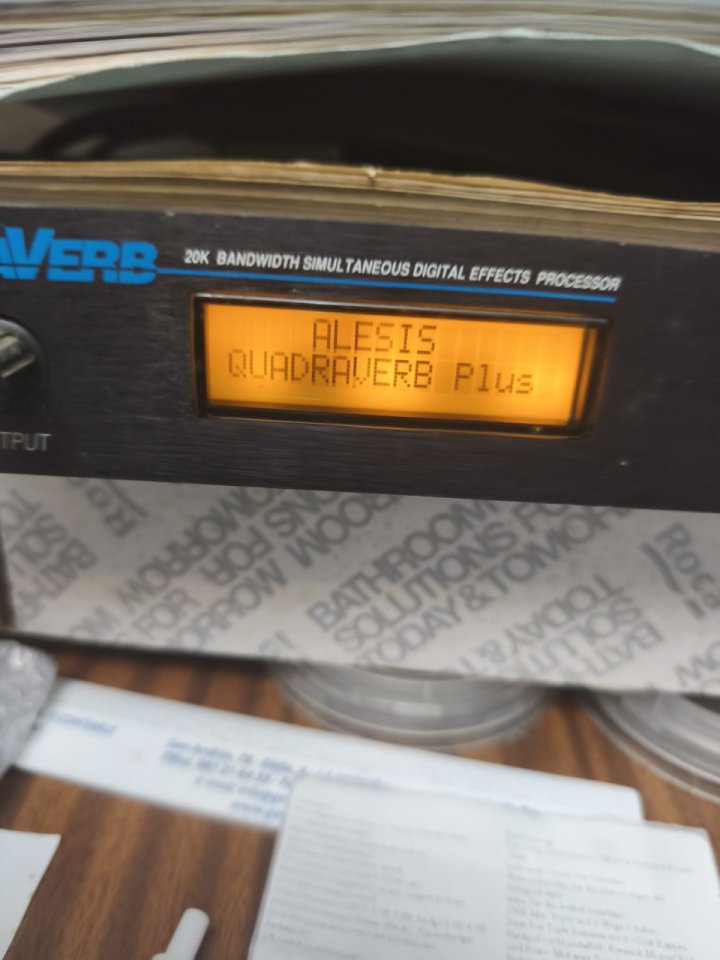 Alesis QuadraVerb Plus 20k Bandwidth Simultaneous Digital Effects Processor de segunda mano · Foto 6 de 6 · A Coruña · 200 €